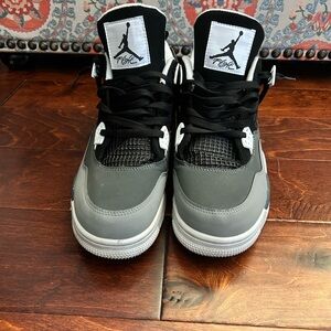 Jordan Men's Shoes in Black and Gray